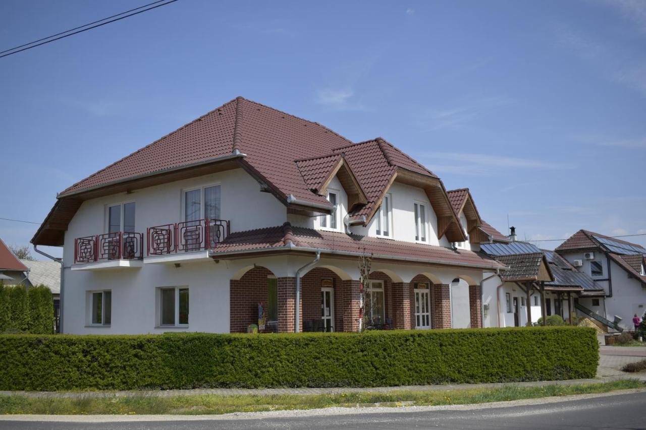 Fonix Apartmanhaz Nagypali Экстерьер фото